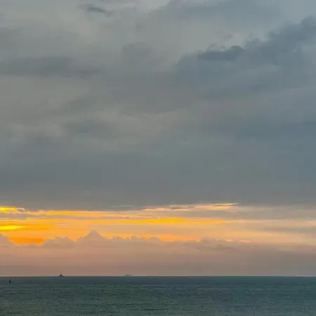 شقة On Seafront Near Casino