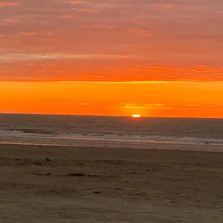 On Seafront Near Casino Διαμέρισμα *
